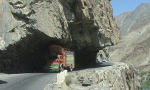 لینڈ سلائیڈنگ: راولپنڈی اور گلگت کے درمیان زمینی رابطہ منقطع