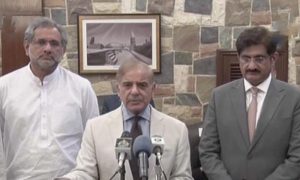 وزیراعظم کی کراچی کیلئے 3گزارشات: ہزاروں ایئرکنڈیشن بسیں منگوائیں، وزیراعلیٰ کو طریقہ بھی بتادیا