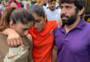 بھارتی ریسلرز کا احتجاج، تمغے گنگا میں بہانے اور تادم مرگ بھوک ہڑتال کے اعلانات