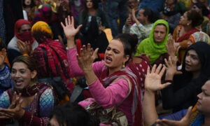 پشاور، خواجہ سراؤں کا کل پولیس کیخلاف ہائی کورٹ کے باہر دھرنا دینے کا اعلان