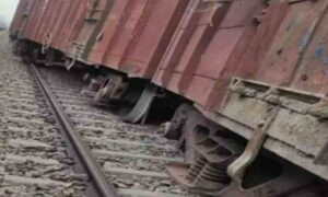 مال گاڑی حادثہ