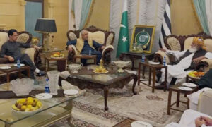 پی ٹی آئی وفد کی اسلام آباد میں مولانا فضل الرحمان سے اہم ملاقات