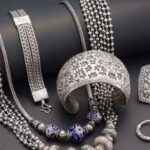 سونے کے بعد چاندی کی قیمت نے بھی تاریخ رقم کر دی