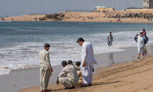 کراچی میں منوڑا بیچ پر افسوسناک حادثہ، میڈیکل کالج کے 3 طلبا جاں بحق