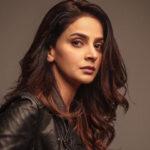 صبا قمر نے بے بنیاد الزامات لگانے پر صحافی کو 10 کروڑ روپے ہرجانے کا نوٹس بھیج دیا