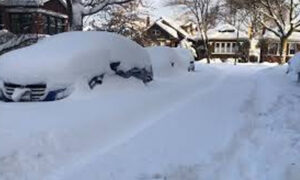 امریکی شہر شکاگو میں شدید برفباری سے نظام زندگی مفلوج