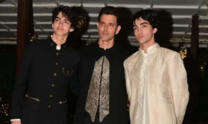 ہریتھک روشن اور بیٹوں کے دلکش ڈانس نے سوشل میڈیا پر دھوم مچا دی