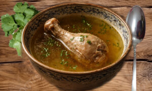 مرغی کا سوپ پینے سے انسانی صحت پر کیا اثرات مرتب ہوتے ہیں؟