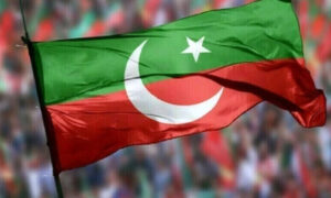 شوکاز نوٹس پر پی ٹی آئی کے کئی عہدیداروں نے اپنے استعفے پارٹی قیادت کو پیش کر دیے