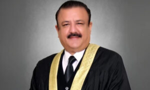 قرآن پاک پر حلف لے کرکہتا ہوں کہ میری ڈگری اصل ہے، جسٹس طارق محمود