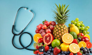 خالی پیٹ پھل کھانا فائدہ مند یا نقصان دہ؟