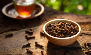 لونگ کا پانی پینے کے شوگر لیول اور صحت پر حیران کن اثرات