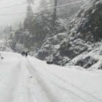 مری ایکسپریس وے پر شدید برفباری، ٹریفک کا داخلہ بند کر دیا گیا