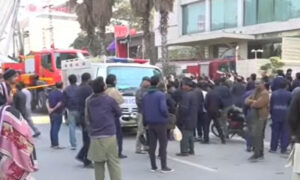 لاہور، گلبرگ کے ہوٹل میں آتشزدگی، 6 افراد زخمی، 180افرادکو ریسکیوکر لیا گیا