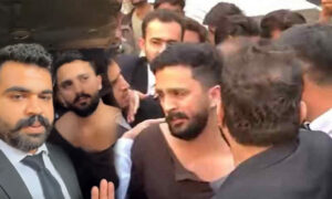 رجب بٹ کے وکیل بڑی مشکل میں پھنس گئے